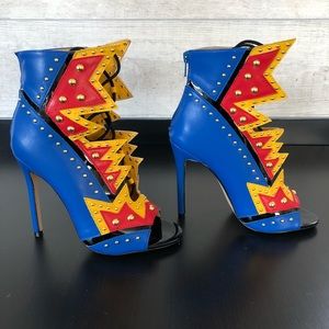 Privileged by J.C. Dossier Heels | Size 7